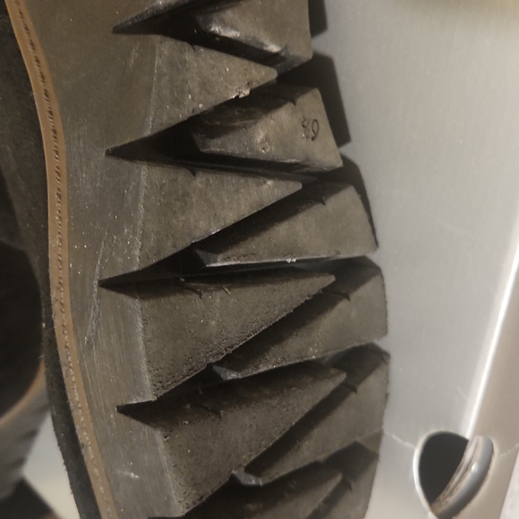 Black suede low boots. Great grip soles. - Picture 4 of 5